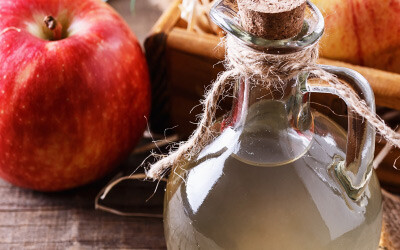 Appelazijn met kurkuma en cayennepeper