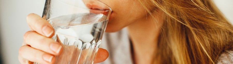 kun je teveel water drinken?